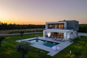 Villa BB with heated salt water pool